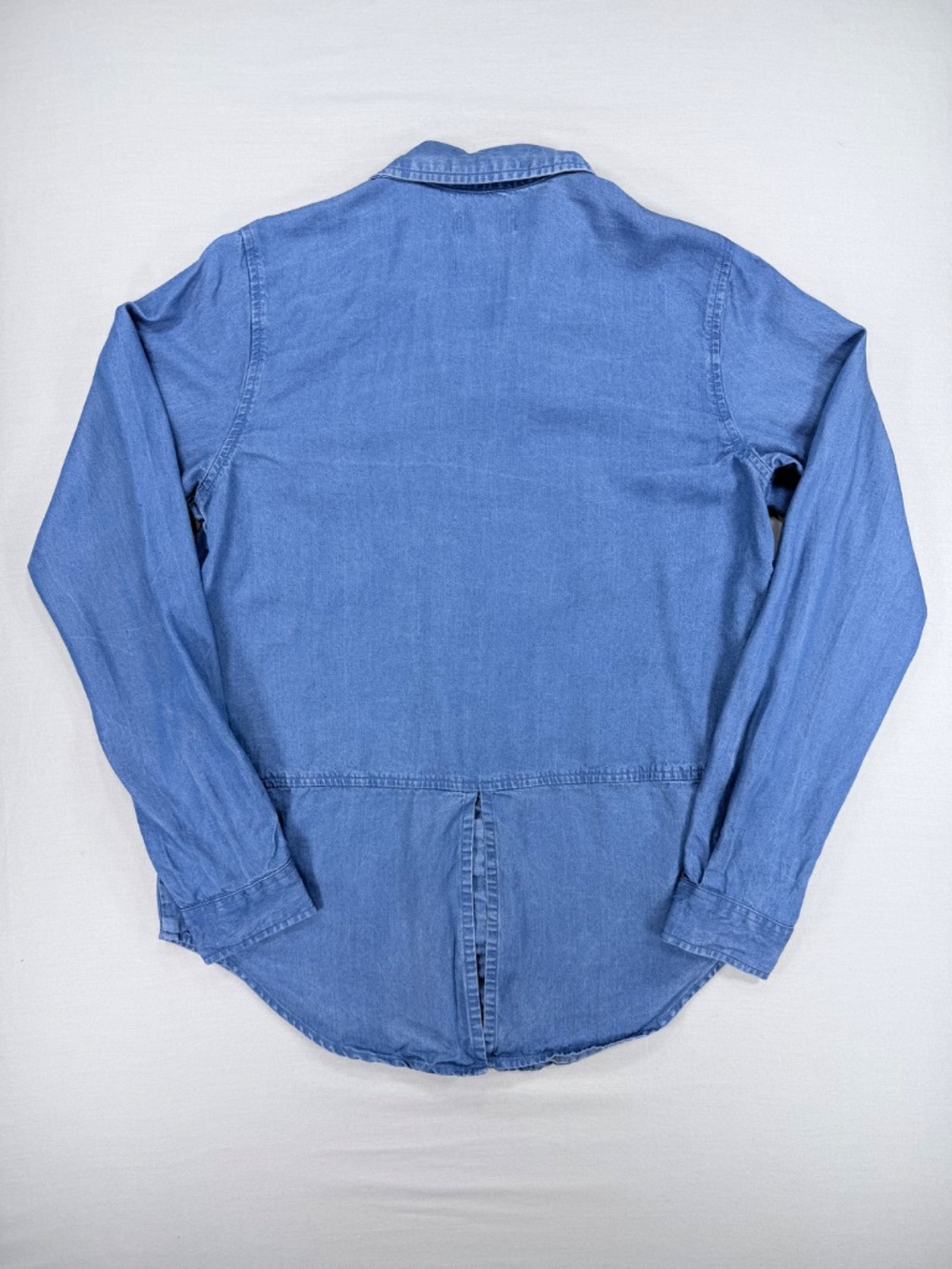 Lucky Brand Split Back Tencel Chambray Button Down Shirt Blue Small EUC - Picture 7 of 7